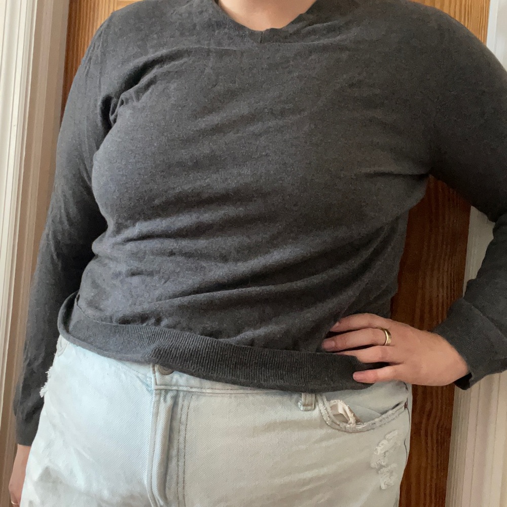 V neck sweater